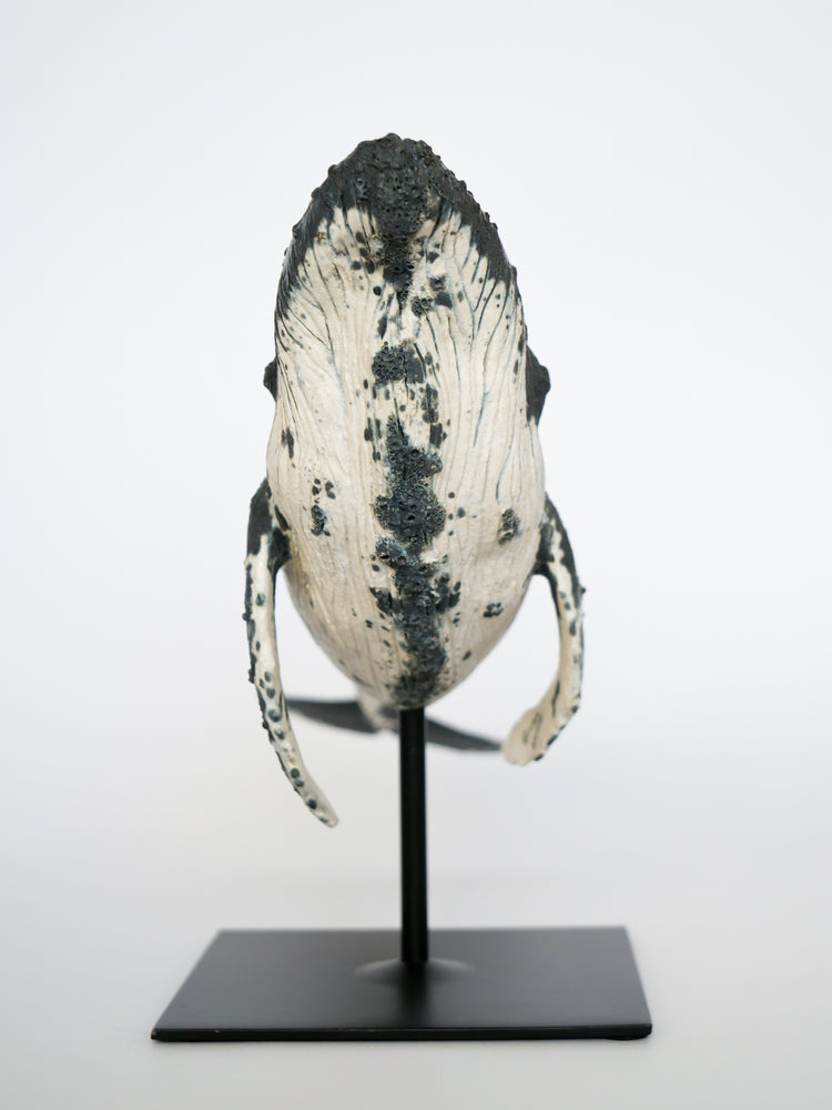 Whale Tala: grey & white, large, ceramic, on stand