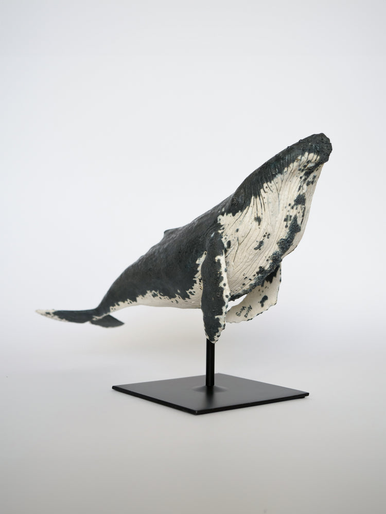 Whale Tala: grey & white, large, ceramic, on stand