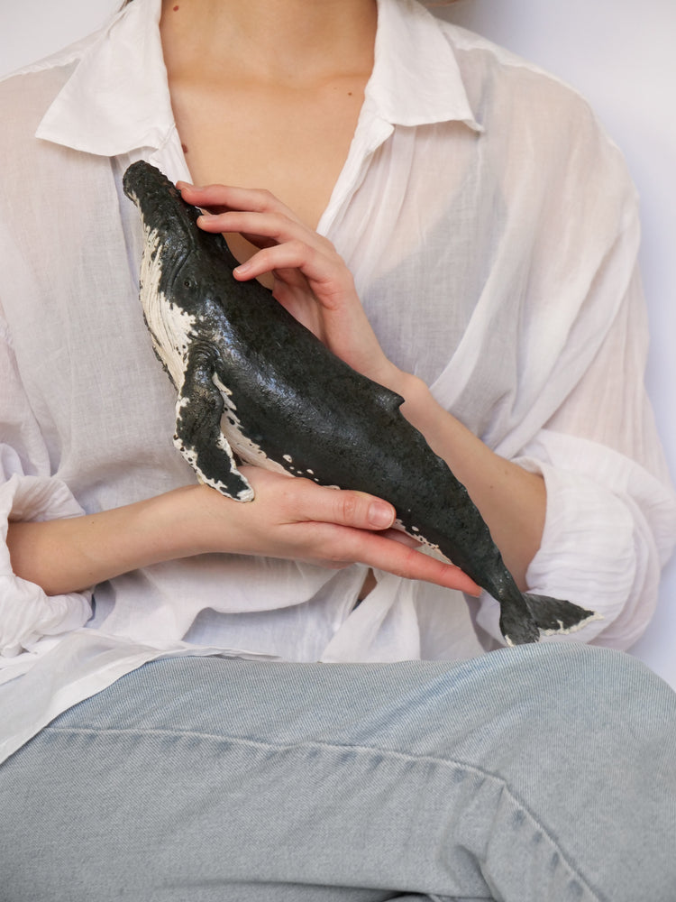 Whale Tala: grey & white, large, ceramic, on stand