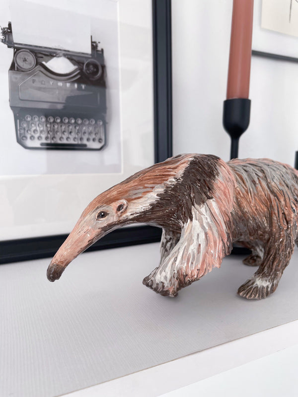 Amazing ceramic giant anteater, animal miniature