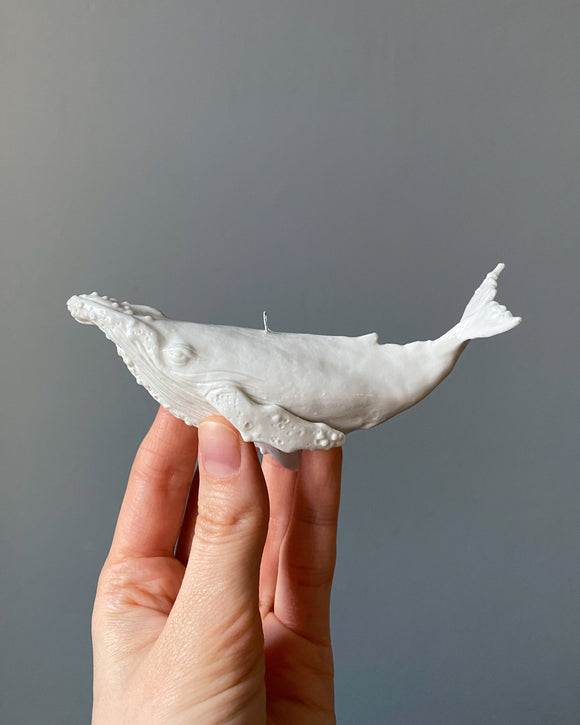 Lora – Porcelain whale sculpture