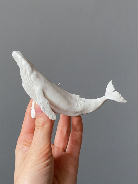 Lea – Porcelain whale sculpture