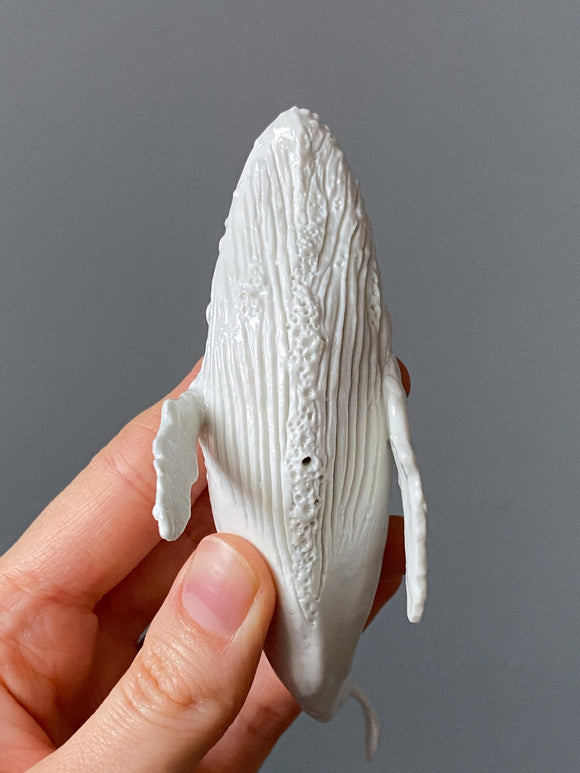 Lea – Porcelain whale sculpture